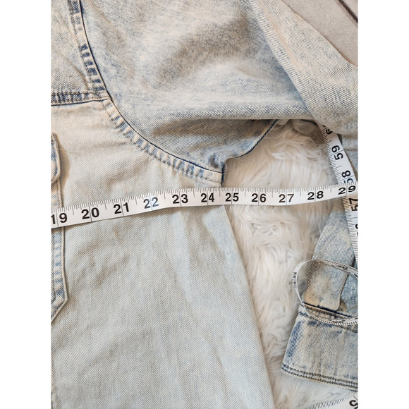 Refuge Women's Light Wash‎ Long Sleeve Denim Button Front Jean Jacket Size S NWT - Picture 4 of 5